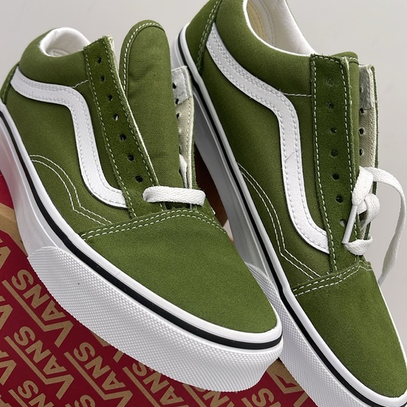 Vans Men’s Old Skool Color Theory Pesto
VN000CT8CIB
Sneakerss - Picture 8 of 16